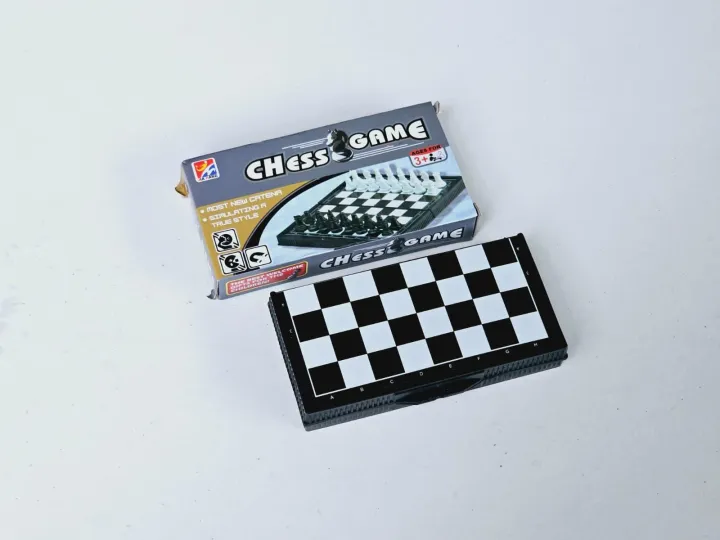 Mini%20Chess%20Board%20-%20Image%202