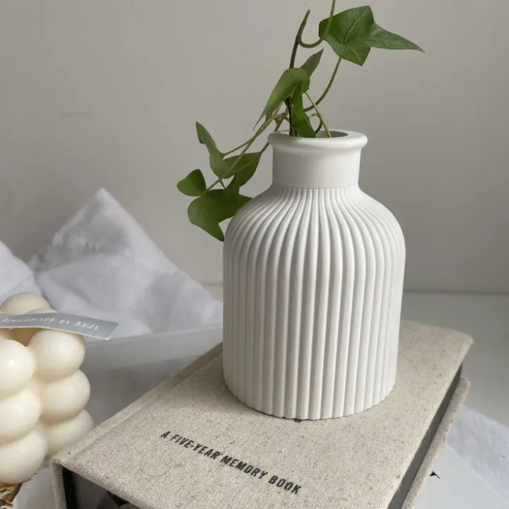 set%20of%204%20including%201%20vase%201%20round%20tray%201%20rose%20candle%201%20jar%20with%20lid%20customised%20on%20your%20own%20choice%20best%20for%20home%20decor%20and%20gift%20without%20flowers%20-%20Image%204