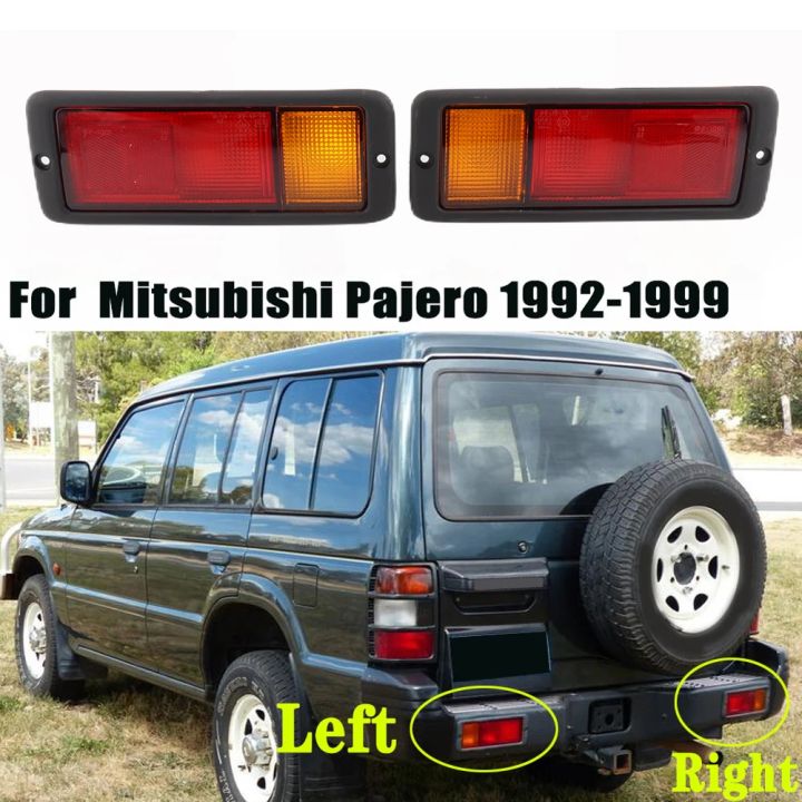 Pair Of Front Fender Reflector Lamps – Fits Mitsubishi Pajero / Montero 2000-2003