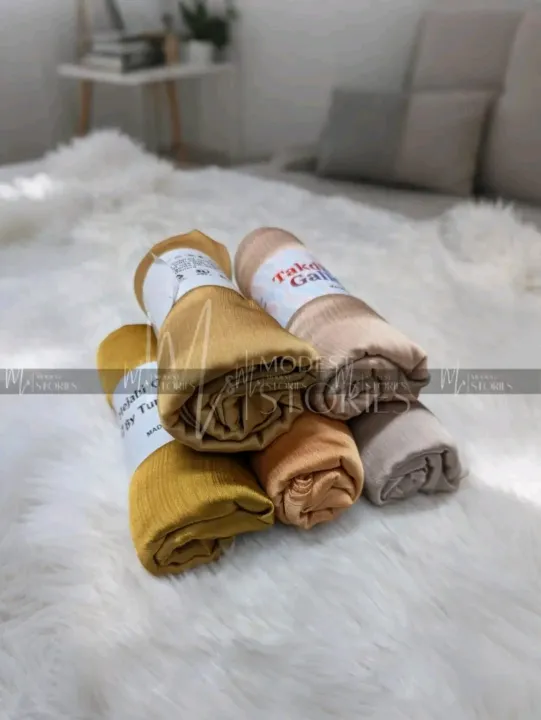 Zoom%20Hijab%20Mona%20Silk%20Hijab%20-%20Image%203