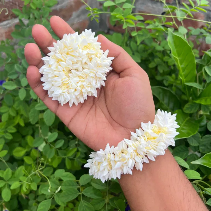 Mogra%20Gajra%20Hair%20Accessories%20for%20Women%20&%20Girls%20-%20Hair%20Flower%20Bun%20Artificial%20Fake%20Gajra%20Scrunchies%20Rubber%20Band%20to%20Wear%20on%20Wedding%20-%20Image%208