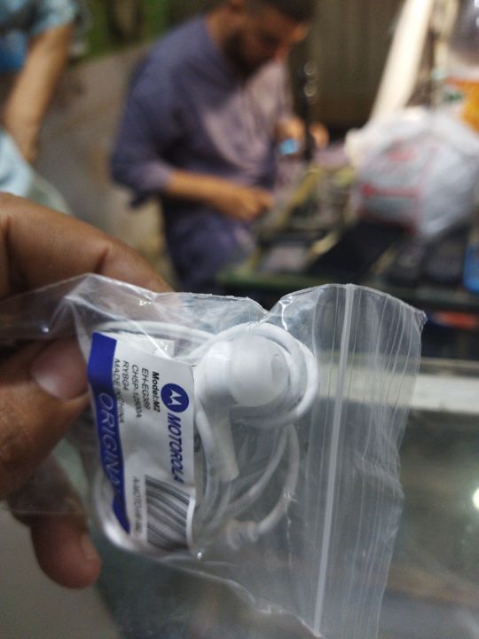 MOTOROLLA%20HAND%20FREE%20-%20Image%203