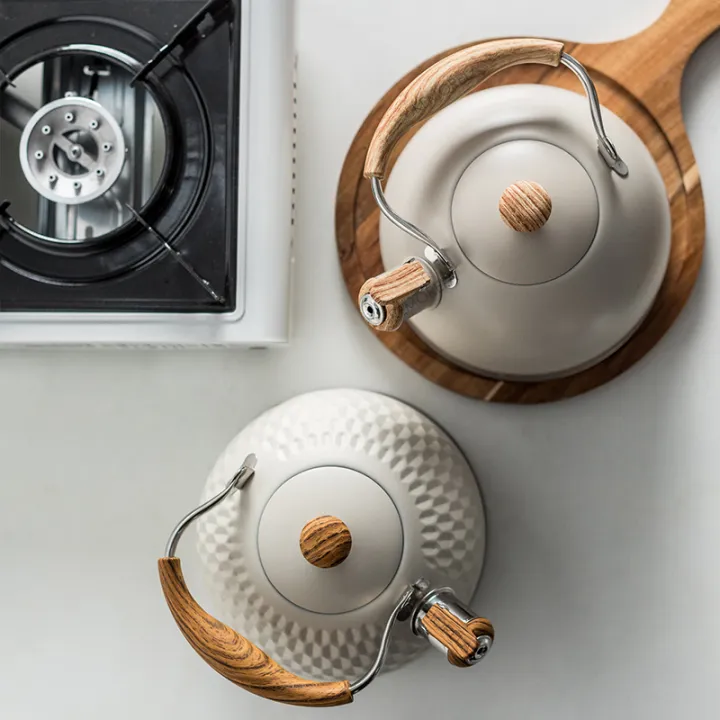 2.5L%20Whistle%20Kettle%20Flat%20Bottom%20Whistle%20Pot%20European%20Stainless%20Steel%20Large%20Capacity%20Pot%20Classic%20Water%20Boiler%20For%20All%20Stovetops%20-%20Image%205