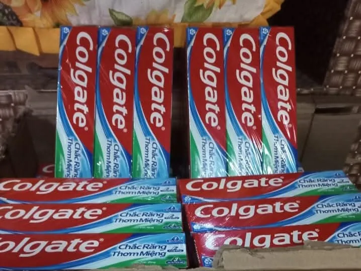 Colgate%20Triple%20action%2071g%20-%20Image%205