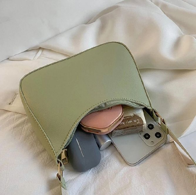 2025%20A%20Fashionable%20Women's%20Bag%20Underarm%20Bag%20for%20%20Sale%20-%20Image%204