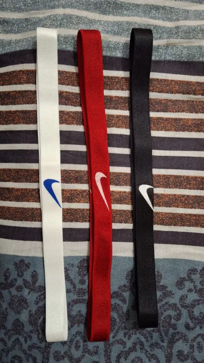 3%20pcs%20Women%20Men%20Elastic%20Sports%20Football%20Yoga%20Hairband%20Headband%20Hair%20Rope%20(%20Red%20and%20Black%20and%20white%20)%20-%20Image%204
