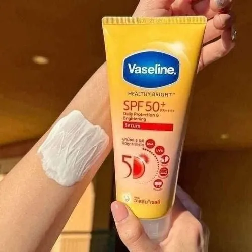 Vaseline%20Healthy%20Bright%20SPF%2050+%20Daily%20Protection%20Brightening%20Serum%20-%20170ml%20-%20Image%202