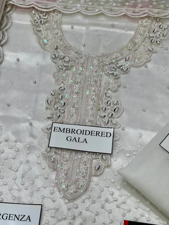 Baroque%20Chanttle%20Organza%20Embroidered%20-%20Image%204