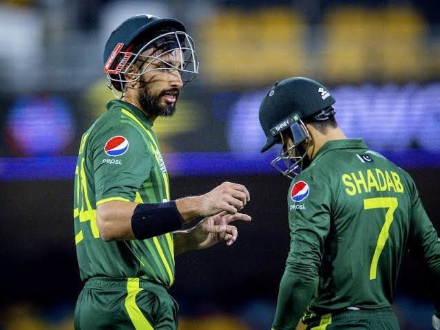 babar%20azam%20style%20elbo%20safety%20for%20cricket%20hard%20ball%20-%20Image%202