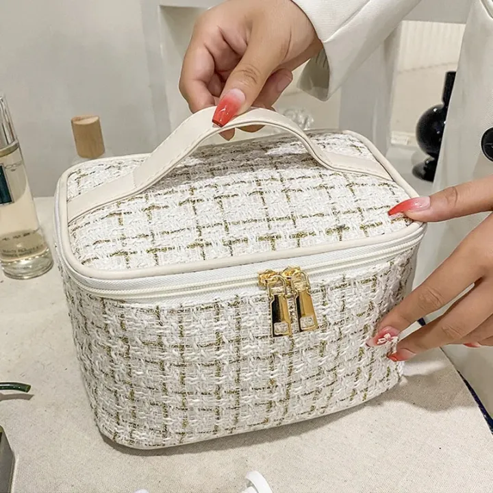 2026%20New%20Women's%20Bag%20Knitted%20Style%20Makeup%20Bag%20Portable%20Portable%20Portable%20Makeup%20Bag%20Fashionable%20Large%20Storage%20Bag%20BX100%20-%20Image%204