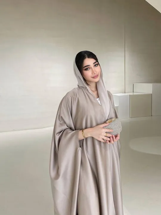 Middle%20Eastern%20Muslim%20Robe%20Fashion%20Soft%20Light%20Satin%20Bat%20Sleeves%20Long%20Sleeved%20Coat%20Women's%20Arabic%20Robe%20-%20Image%202