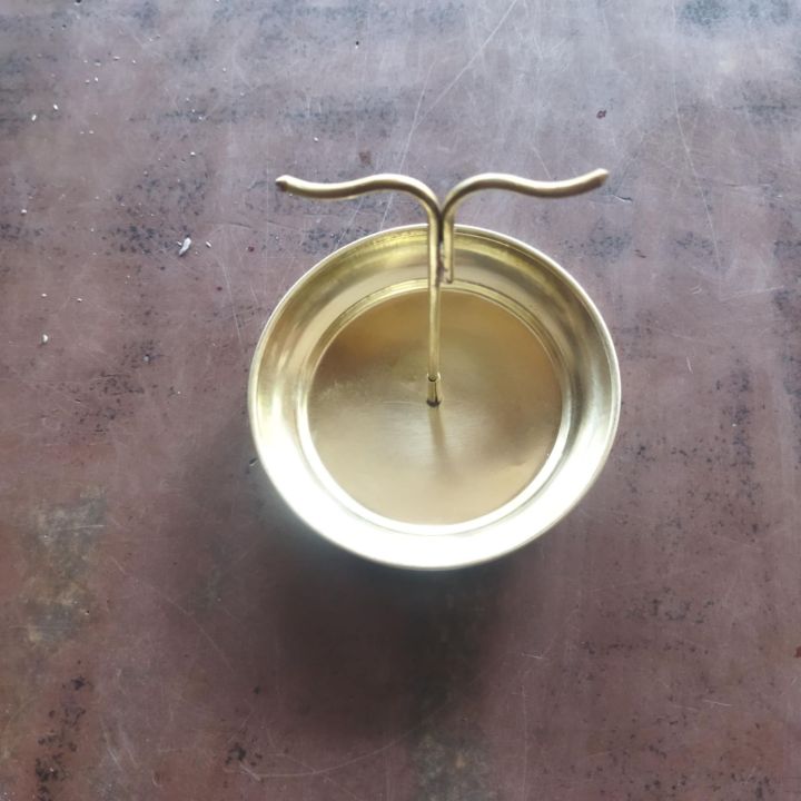 2%20In%201%20Brass%20Bateko%20Dhoop%20Holder%20/%20Stand%20(12%20CM%20Diameter)%20-%20Image%207