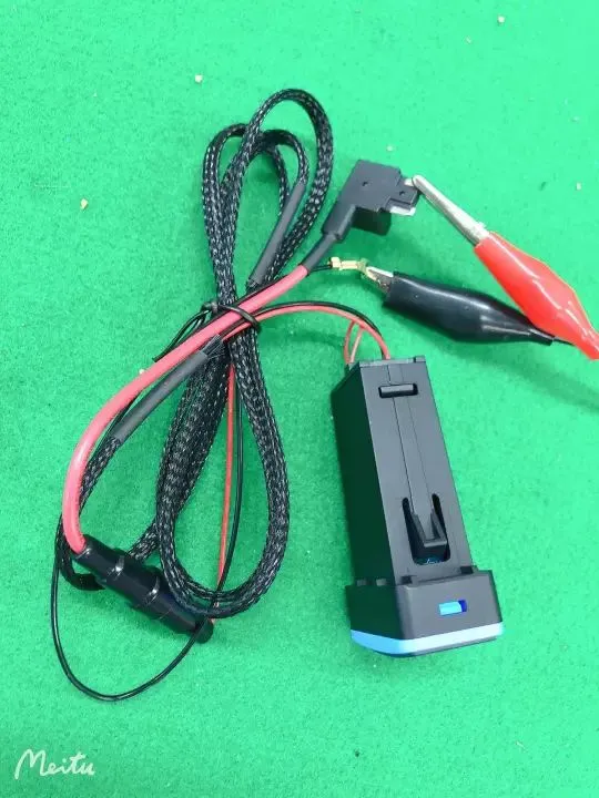 USB%20QC%203.0%20+%20digital%20voltmeter%20with%20microfilter%20tap%20for%20Honda%20-%20Image%202