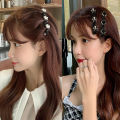 Elegant Korean Pearl Hair Clip, Fashionable Bangs Accessory. 