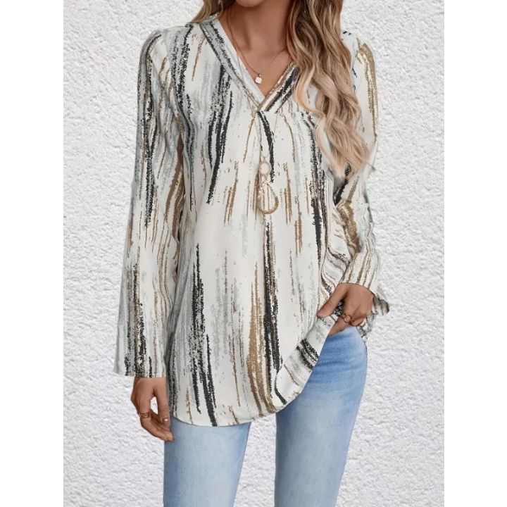 Plus%20Size%20Women's%20Casual%20New%20Casual%20V-neck%20Printed%20Fashionable%20Curved%20Hem%20Rolled%20Sleeve%20Shirt%20-%20Image%202
