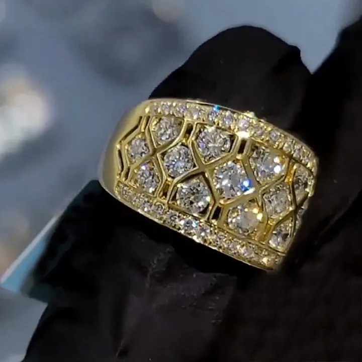 Huitan%20Gorgeous%20Women%20Wedding%20Rings%20Full%20with%20Bling%20Bling%20Cubic%20Zircon%20Engagement%20Party%20Statement%20Accessories%20for%20Female%20Jewelry%20-%20Image%205