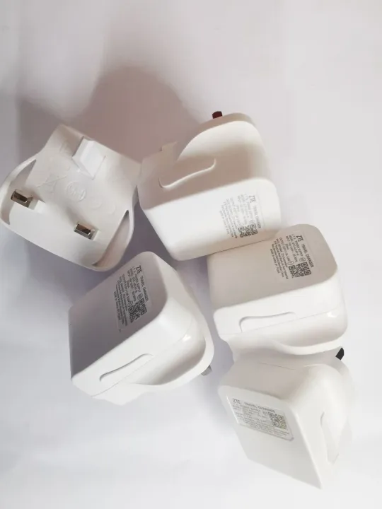 zte%20charger%202A%20white%20-%20Image%204