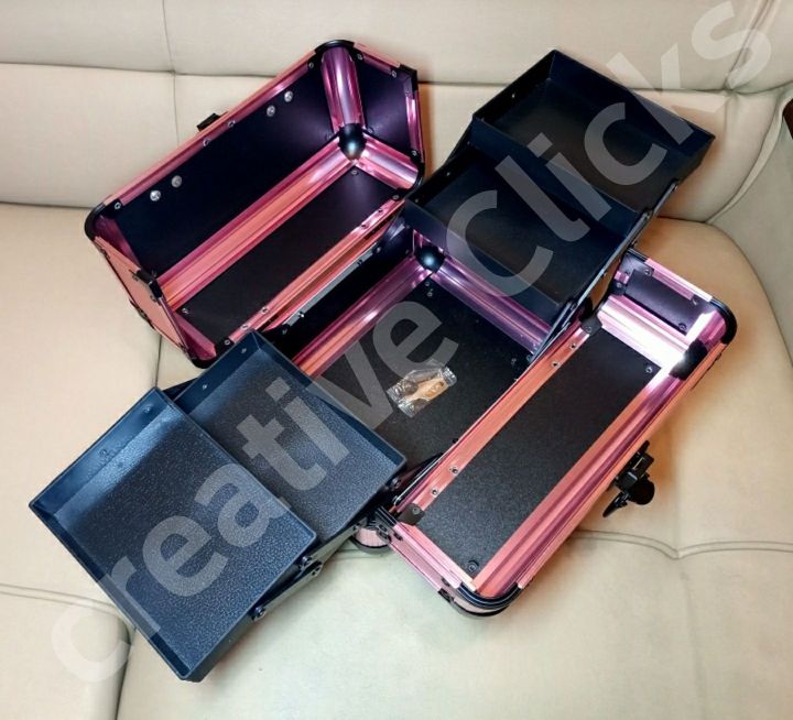 NEW%20Vanity%20Box%20Case,%20Aluminium%20Make%20Up%20Case,%20Cosmetic%20Case,%20Make%20Up%20Box,%20Beauty%20Case%20-Pink%20Color%20-%20Image%205