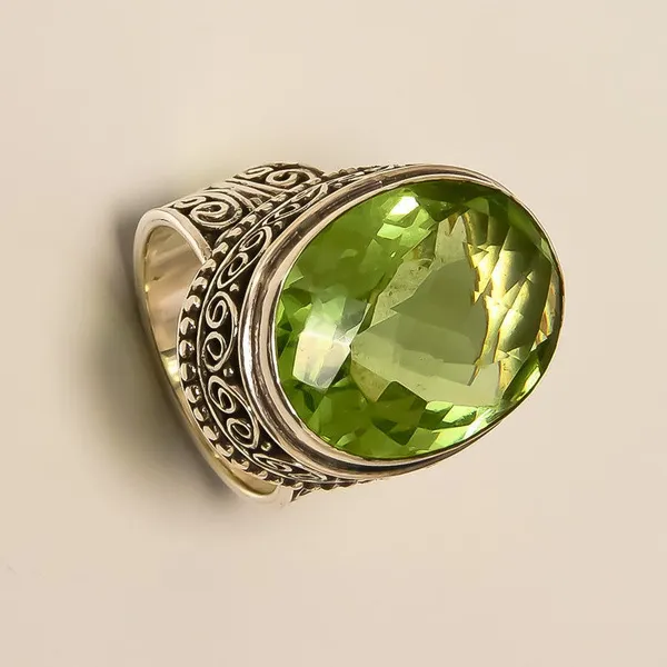 Vintage%20Peridot%20Green%20Zircon%20Rings%20for%20Women%20Carved%20Flower%20Pattern%20Ring%20Fashion%20Creative%20Design%20Handmade%20Wedding%20Party%20Jewelry%20-%20Image%203
