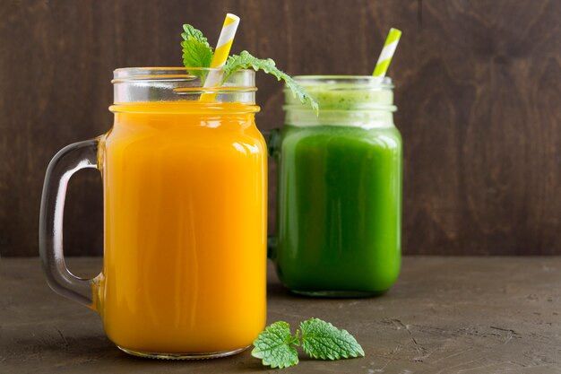 2pcs%20Glas%20Mansion%20Jar%20with%20Straw,%20430%20ml%20Set%20of%202,%20Mock%20Tail%20jar/Smoothie%20jar/Juice%20Jar%20(Random%20Color)%20-%20Image%202