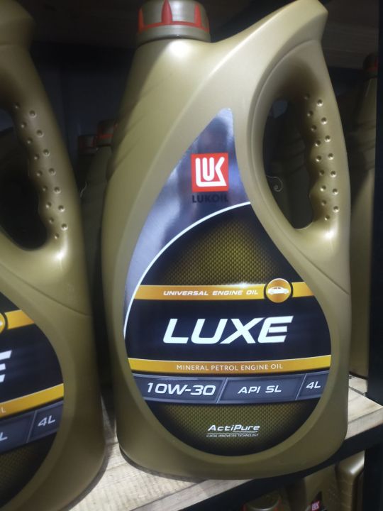 LUKOIL%20LUXE%2010W-30%204L%20-%20Image%204