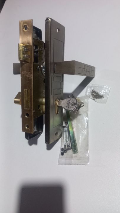 Door%20Handel%20Lock%20Best%20Quality%20With%20Brass%20key%20-%20Image%202