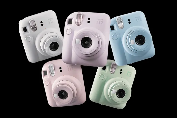 FUJIFILM%20INSTAX%20Mini%2012%20Instant%20Film%20Camera%20-%20Image%204