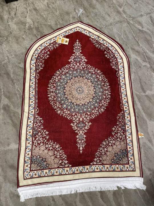80x120%20cm%20Premium%20Velvet%20Jay-e-Namaz%20%E2%80%93%20Soft,%20Thick,%20Non-Slip%20Prayer%7C%20Comfortable%20Sajjadah%20for%20Daily%20Prayers%20-%20Image%208