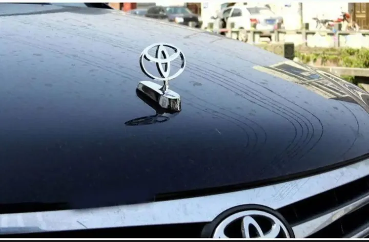 Toyota%20Front%20Hood%20Bonnet%20Emblem%20Ornaments%20-%20All%20car%201pc.%20-%20Image%203