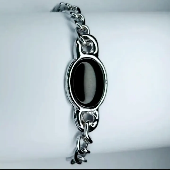 Premium%20Quality%20Bracelet%20of%20Salman%20Khan%20in%20black%20stone.%20Higu%20quality%20and%20shiny%20Look.%20Shiny%20Chain%20same%20as%20in%20Picture.%20-%20Image%202