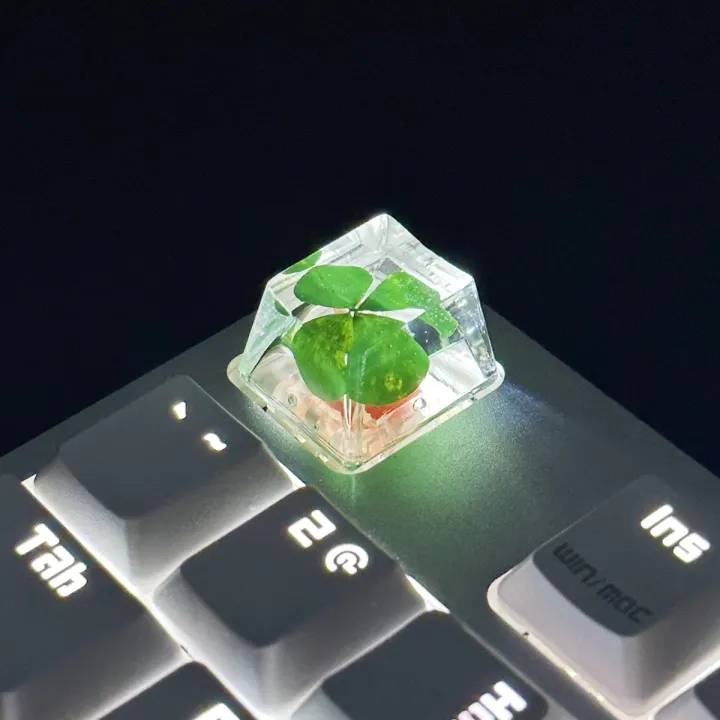Genuine%20Four-leaf%20Clover%20Resin%20Cross-axis%20Mechanical%20Keyboard%20key%20caps%20-%20Image%206