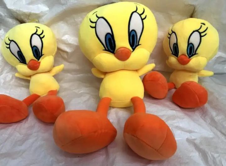 tweety%20stuffed%20toy%20for%20kids%20in%2020%20inches%20size%20-%20Image%203