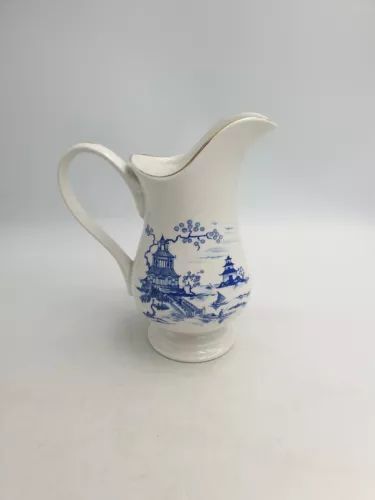 (H).%20VTG%20ROYAL%20WINTON%20FINE%20CERAMIC%20GIFTWARE%20JUG%20BLUE%20&%20WHITE%20WILLOW%20ORIENT%20PATTERN%20WITH%20GOLD%20ADGE%20TRIM%20-%20Image%205