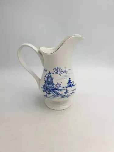 (H).%20VTG%20ROYAL%20WINTON%20FINE%20CERAMIC%20GIFTWARE%20JUG%20BLUE%20&%20WHITE%20WILLOW%20ORIENT%20PATTERN%20WITH%20GOLD%20ADGE%20TRIM%20-%20Image%205