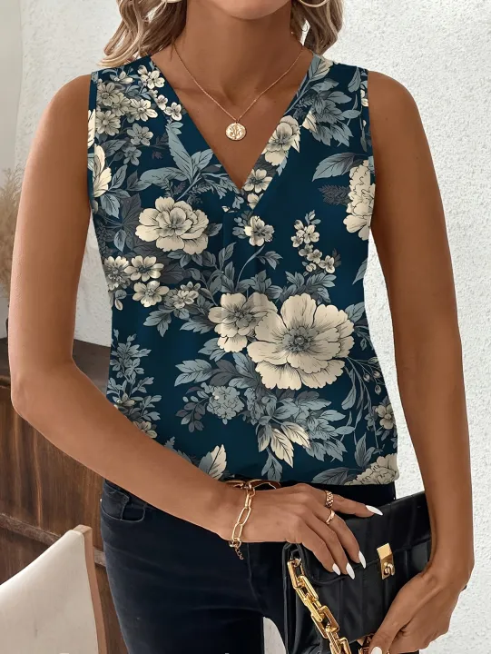 Plus%20Size%20Sleeveless%20V-Neck%20Floral%20Print%20Blouse%20for%20Effortless%20Elegance%20Soft%20Breathable%20Fabric%20Ideal%20for%20Warm%20Weather%20-%20Image%204