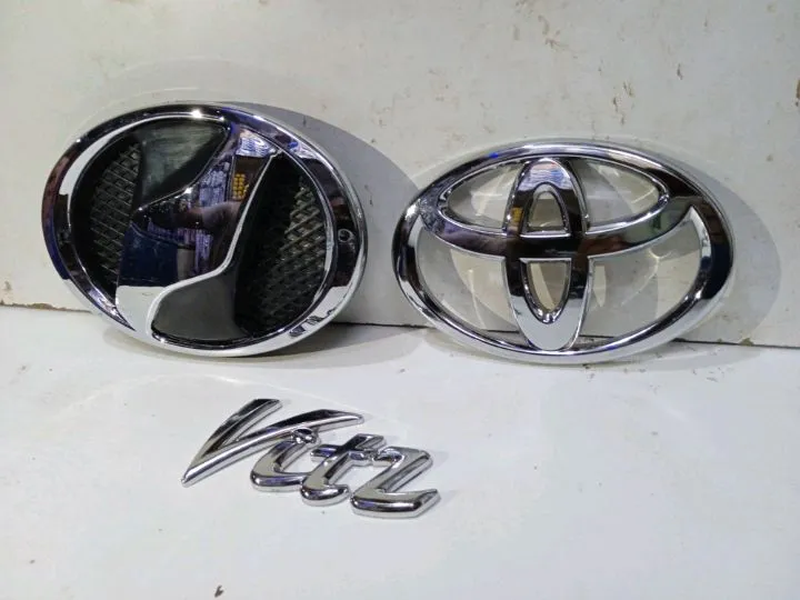 Toyota Vitz 2005–2009 Rear/Front Chrome Monogram Logo Emblem Badge ...