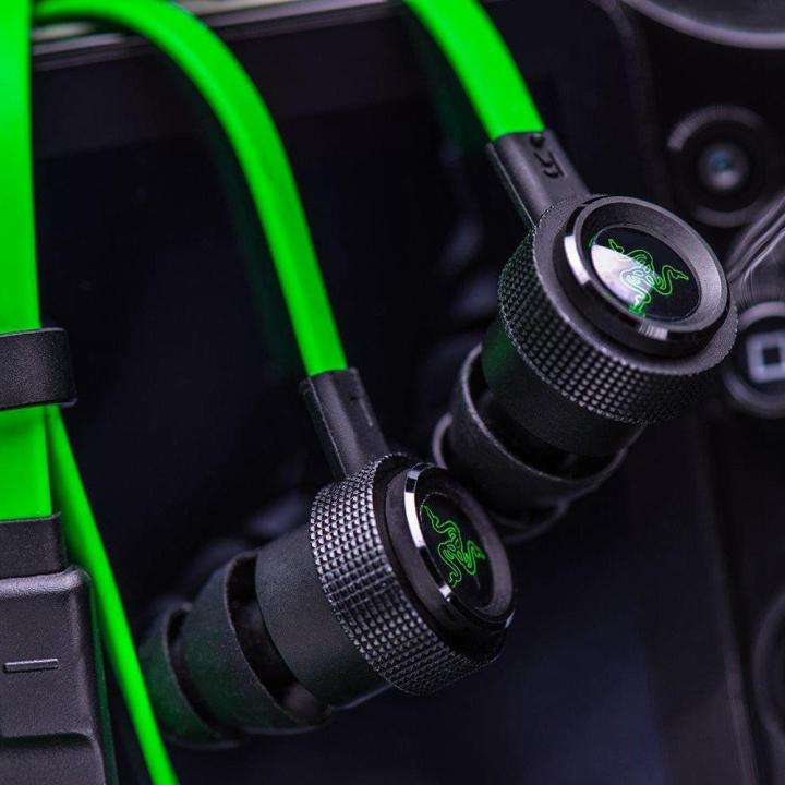 Razer%20Hammerhead%20Pro%20v2%20earphone%203.5mm%20wired%20in%20ear%20gaming%20headset%20with%20MIC%20(gaming%20headset%20with%20box)%20-%20Image%203