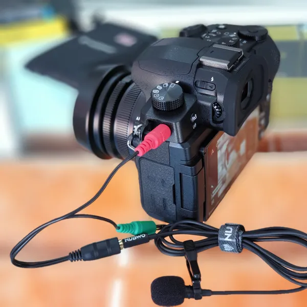 Adapter%203.5mm.%20TRRS%20to%20TRS%20cable%20converter%20small%20talk%20to%20mic%20Channel%20camera%20or%20computer%20(Group%201)%20-%20Image%203