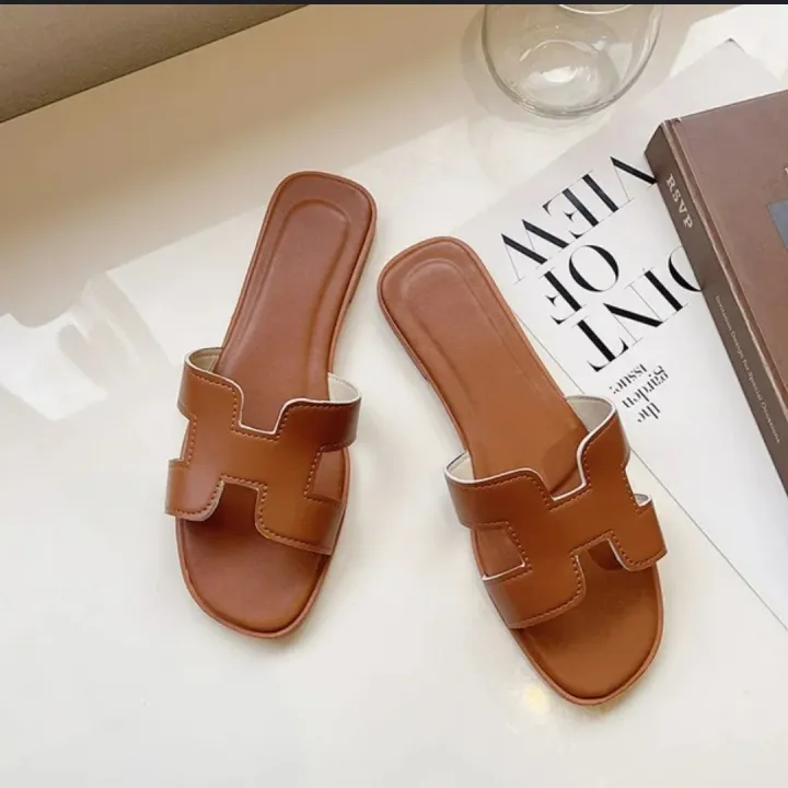 Women's%20Flat%20Sandal%20Summer%20Breathable%20PU%20Material%20Comfortable%20Slip-On%20Casual%20Footwear%20-%20Image%202