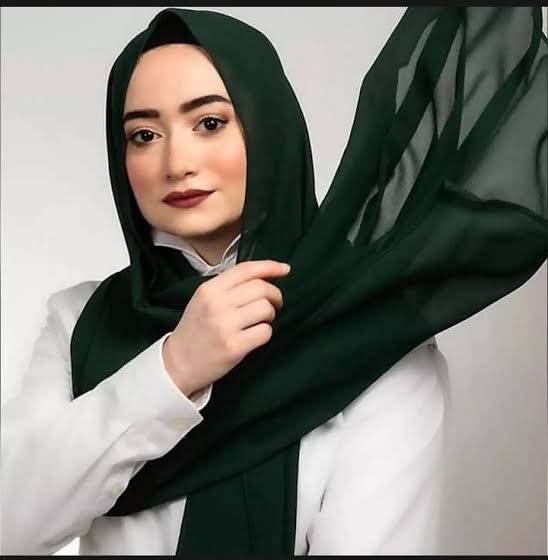 Chiffon Georgette Forest Green Hijab Scarf – Lightweight and Stylish