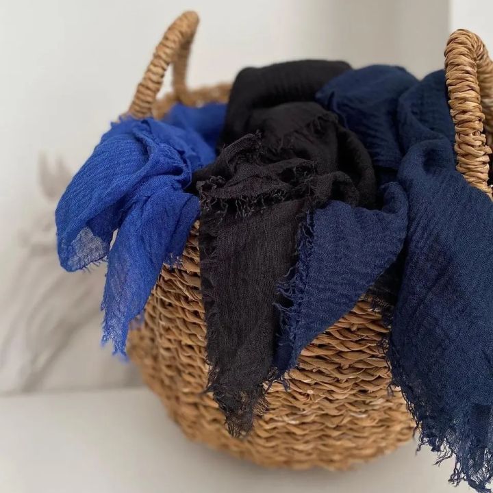 Cotton%20Crinkle%20Shawls%20for%20Hijab%20Style%20-%20Lightweight%20and%20Versatile%20-%20Image%206