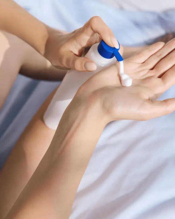 Nivea%20Aloe%20&%20Hydration%20Body%20Lotion,%2072h,%20Normal%20to%20Dry%20Skin,%20400ml%20-%20Image%205