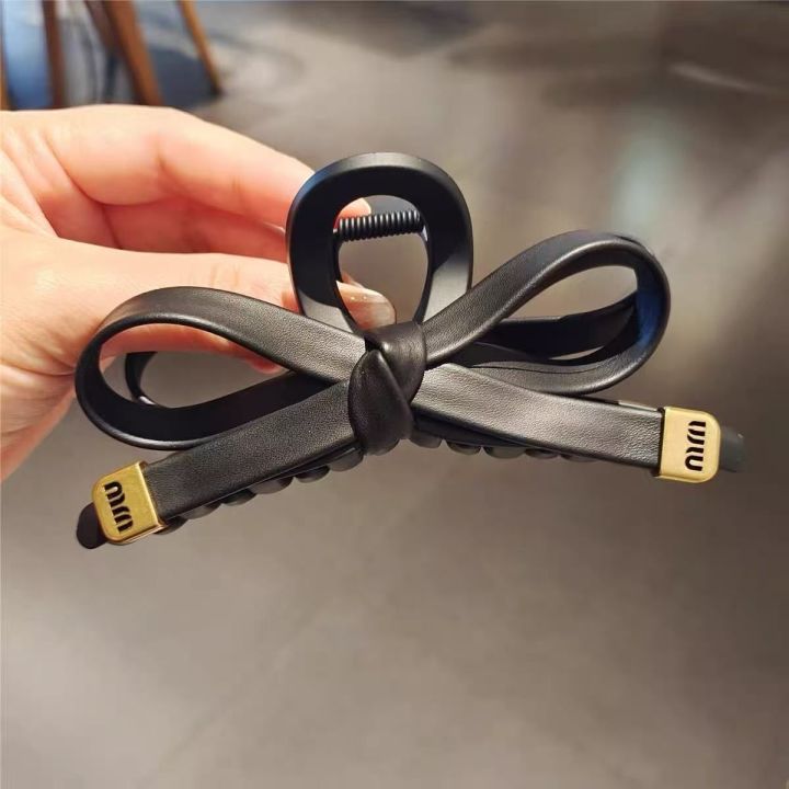 1/2%20PC%202026%20Y2K%20ladies'%20new%20street%20style%20elegant%20gold%20label%20black%20leather%20butterfly%20knot%20large-sized%20matte%20clutch%20hair%20accessory%20-%20Image%202
