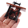 1:12 Dollhouse Decor Miniature Furniture Wooden Sewing Machine for Dolls House Toys. 