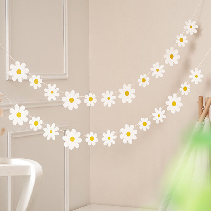 Daisy%20Happy%20Birthday%20Party%20Decoration%20Banner%20with%20White%20Daisy%20Flower%20Birthday%20Garland%20Flag%20Decoration%20kids%20adult%20Scene%20Bunting%20-%20Image%204