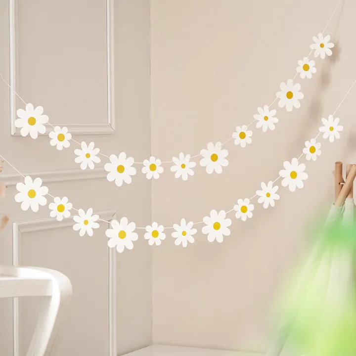 Daisy%20Happy%20Birthday%20Party%20Decoration%20Banner%20with%20White%20Daisy%20Flower%20Birthday%20Garland%20Flag%20Decoration%20kids%20adult%20Scene%20Bunting%20-%20Image%204
