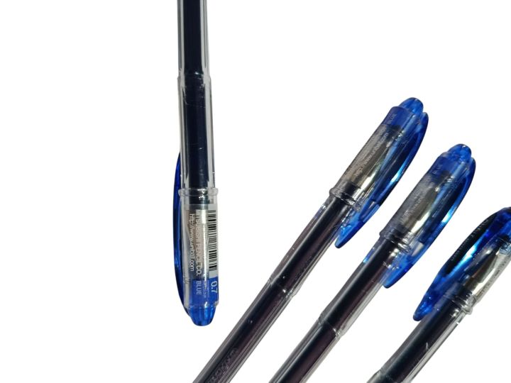 Uni%20ball%20Signo%20Gel%20ink%20Roller%20ball%20pen%20-%20Image%203