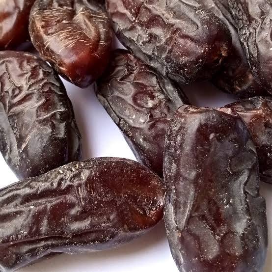 Best Quality Rabai Dates Irani 1KG | Daraz.pk