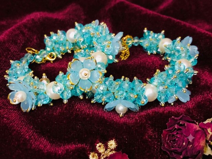 Floral%20jewelry%20set%20%7C%20floral%20Gajra%20%7C%20pearl%20Bracelet%20for%20girls%20$%20Women%20%7C%20Crystal%20bead%20bracelet%20%7C%20Mandhi%20jewelry%20set%20%7C%20HZ%20jewelry%20%7C%201%20piece%20price%20800%20-%20Image%202