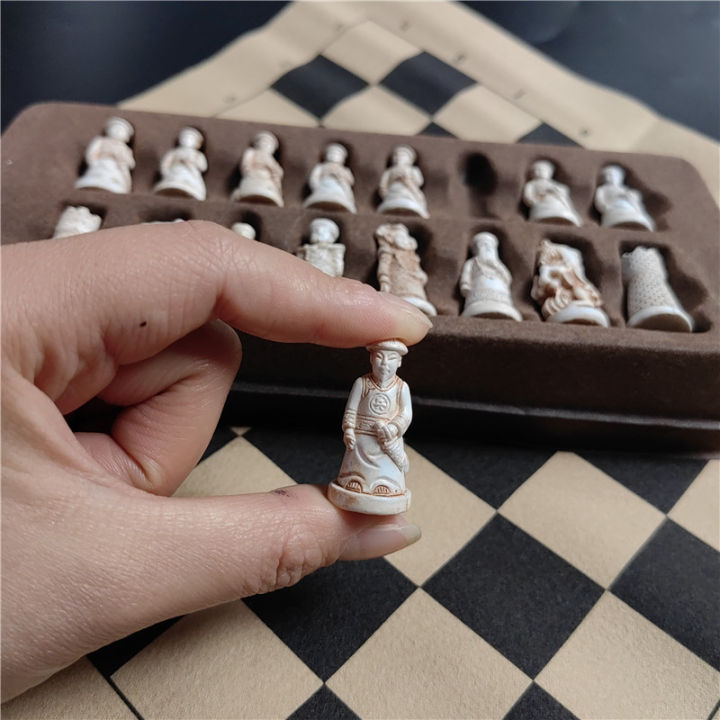 Imitation%20ancient%20chess%20trumpet%20resin%20chess%20pieces%20leather%20chessboard%2028*28cm(11inch)%20Qing%20Bing%20chess%20figure%20modeling%20puzzle%20-%20Image%204